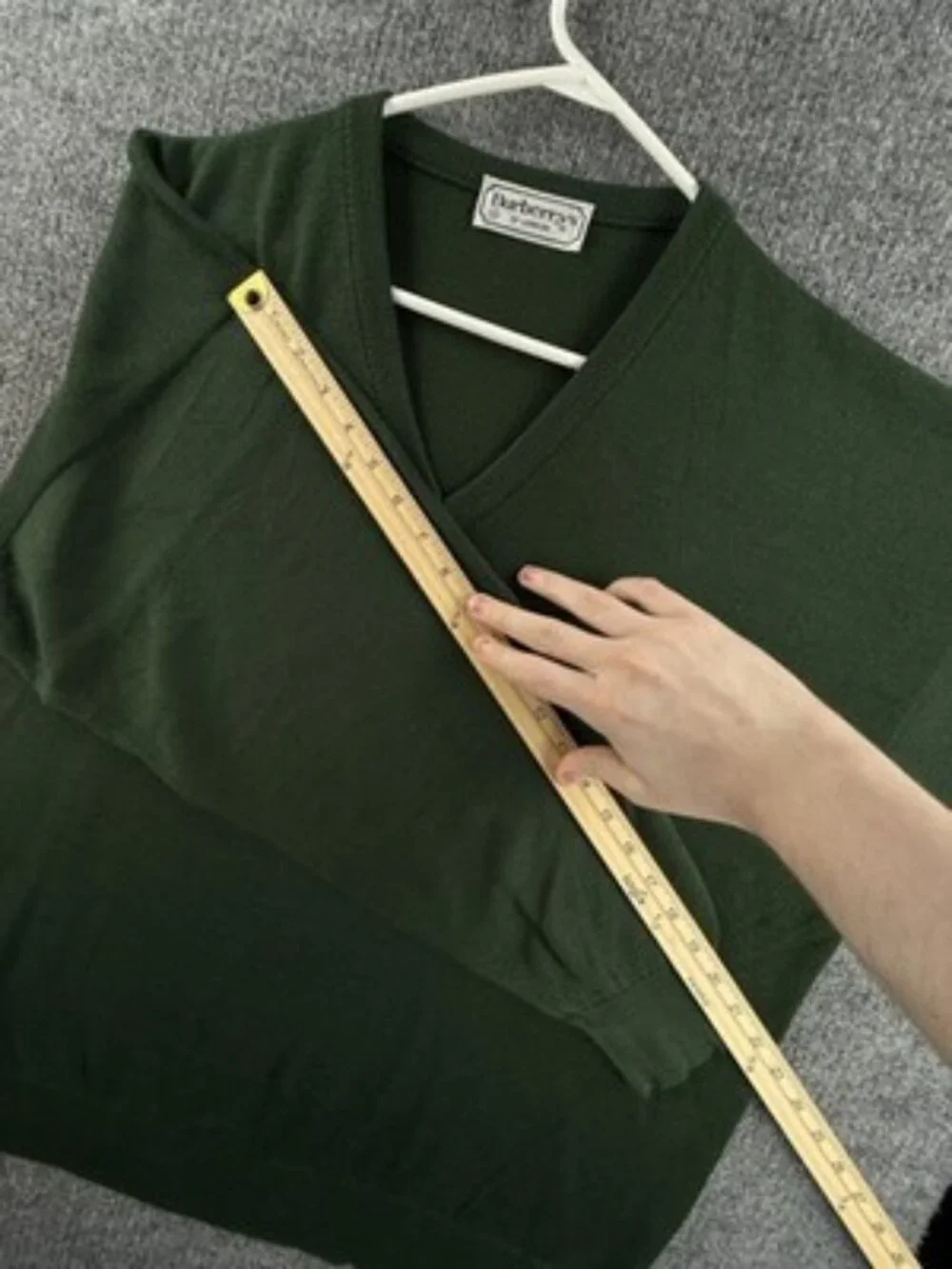 Burberry Long Sleeve Pullover V-Neck Green 9 Mens Logo Sweater Solid Knit Adult